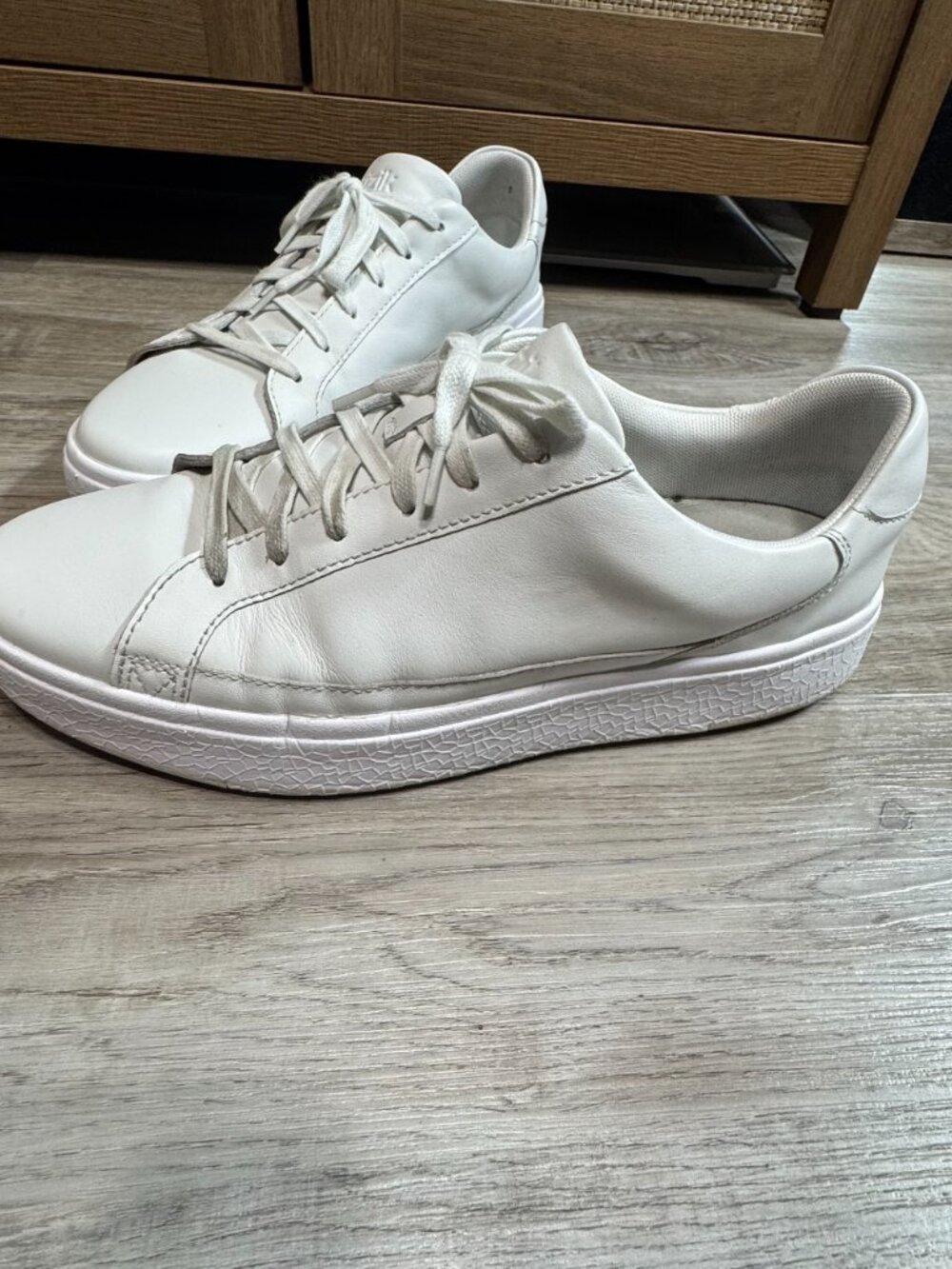 KIZIK- 10.5- WHITE LEATHER